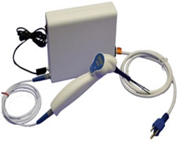 痔瘡溶解術的裝置在白色的背景上，是一個白色的儀器。